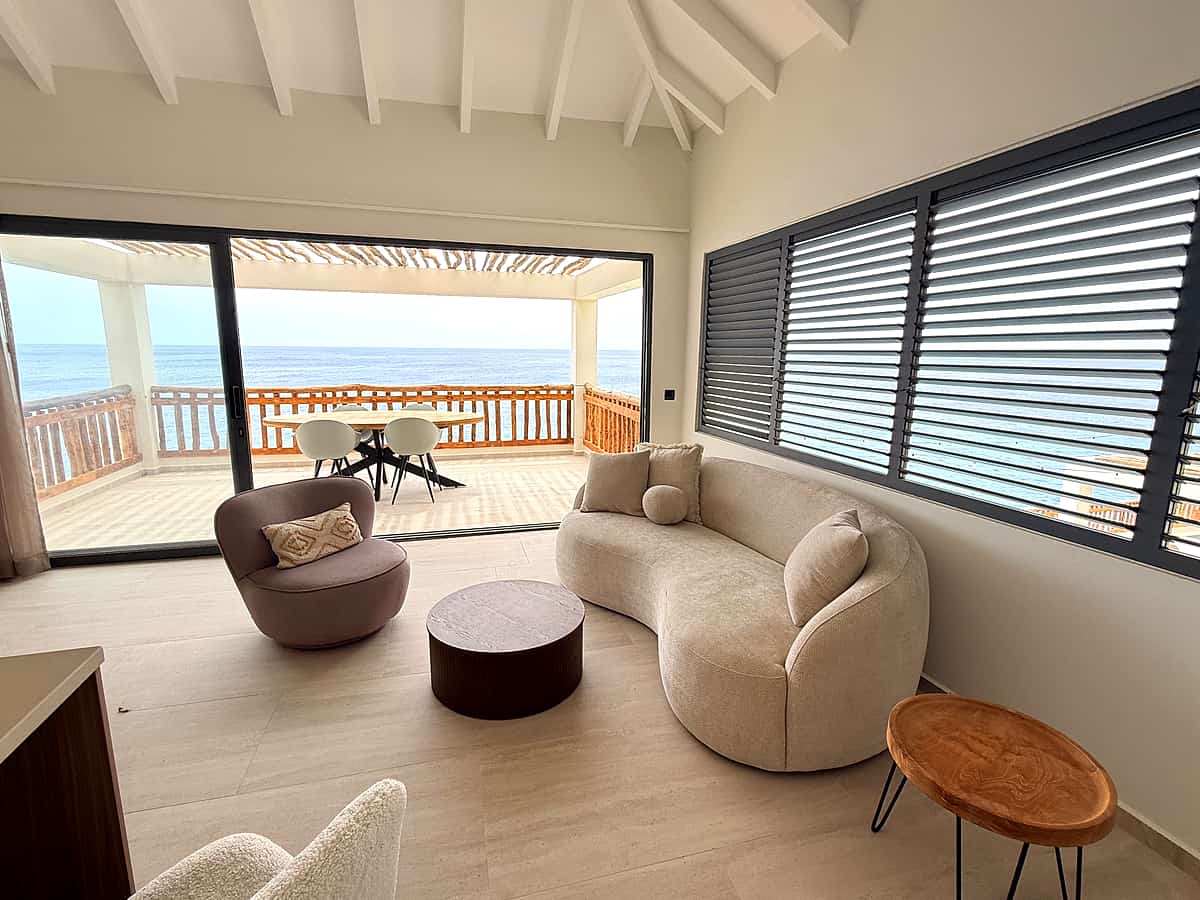 Kosta 41, Lagun: Uniek Oceanfront Estate met vier units, zwembad en ...